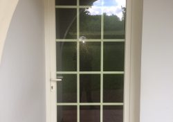 Pose de porte vitrée