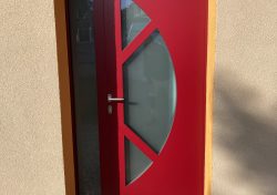 Pose de porte d'entrée en aluminium