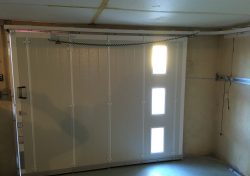 Pose de porte automatisée de garage